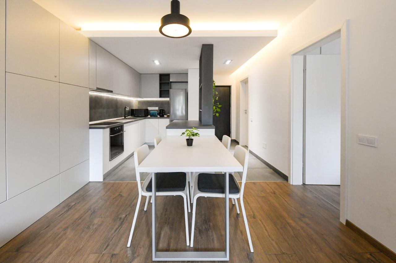Modern Apartment In A Quiet Area Клуж-Напока Экстерьер фото