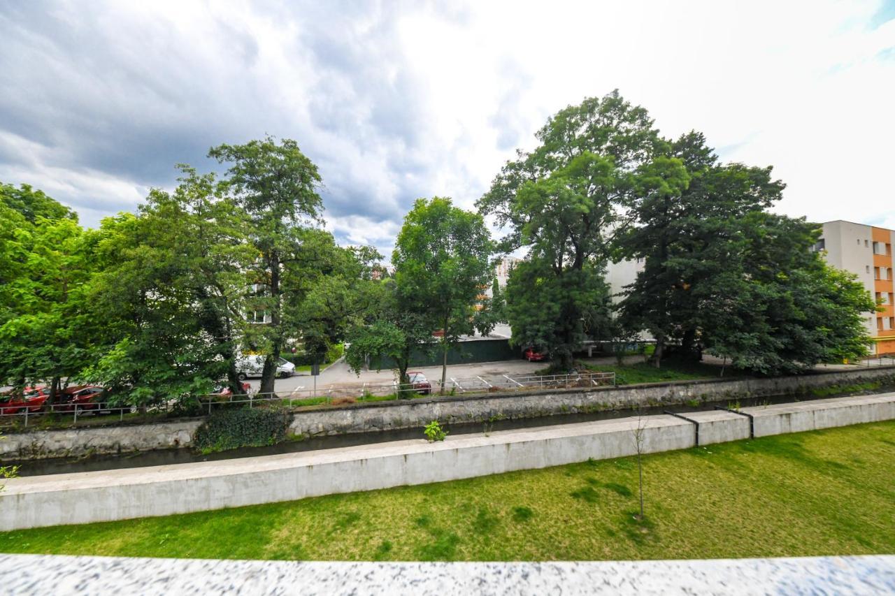 Modern Apartment In A Quiet Area Клуж-Напока Экстерьер фото