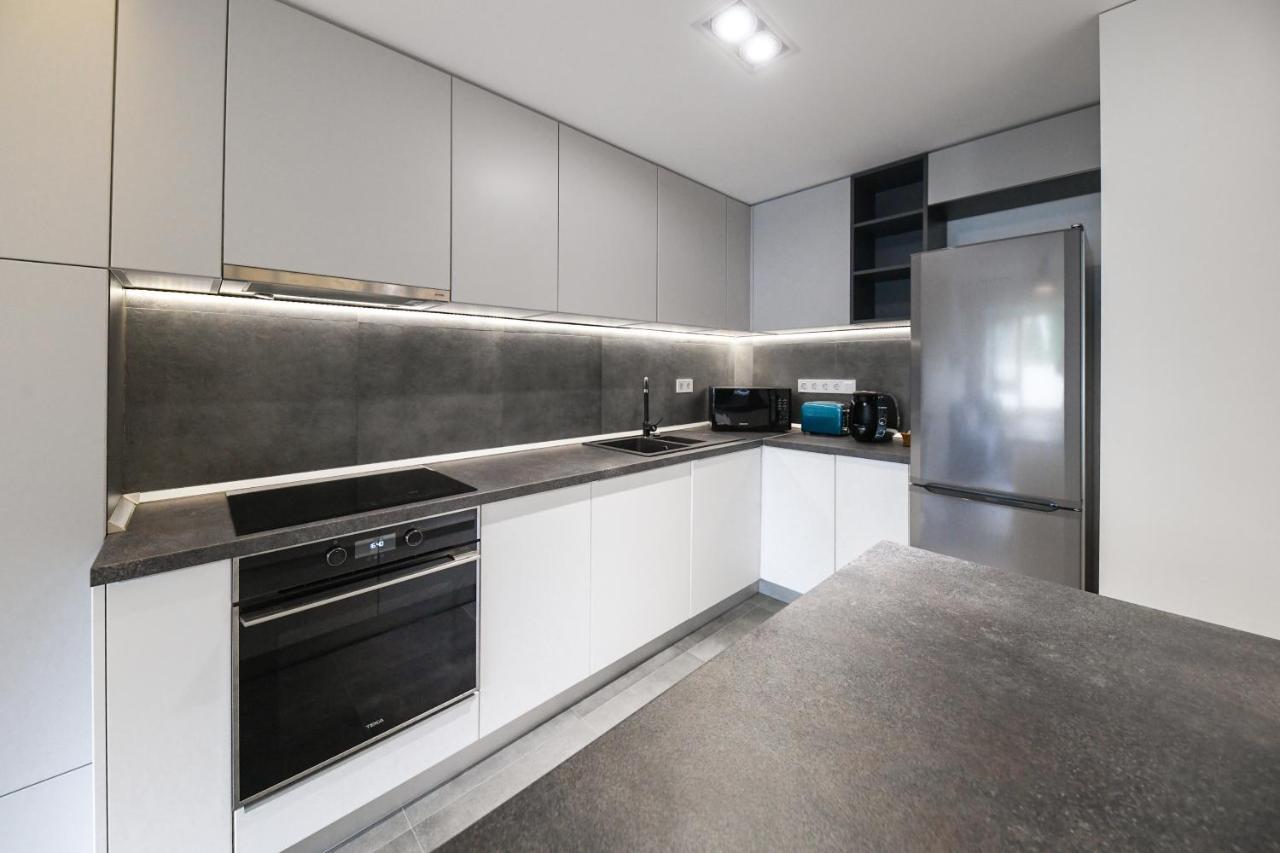 Modern Apartment In A Quiet Area Клуж-Напока Экстерьер фото