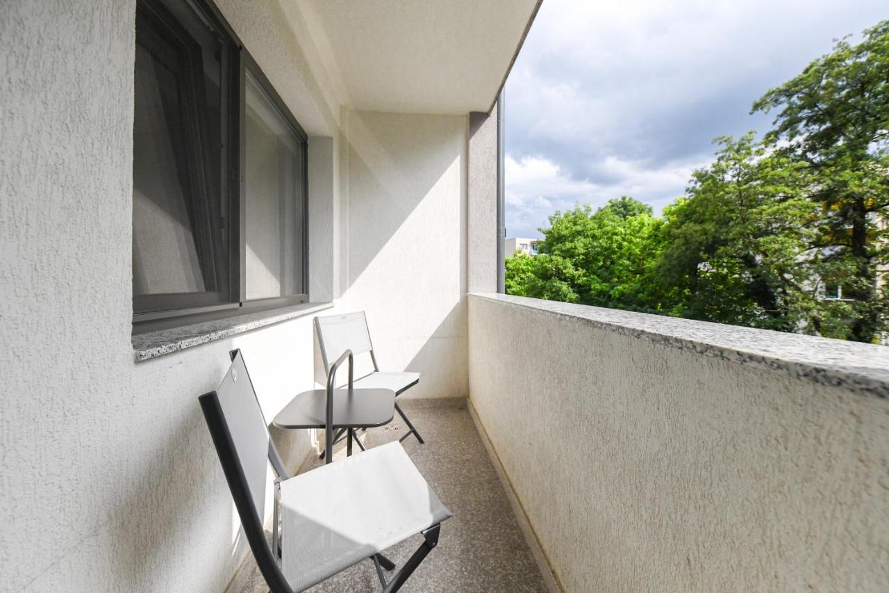 Modern Apartment In A Quiet Area Клуж-Напока Экстерьер фото