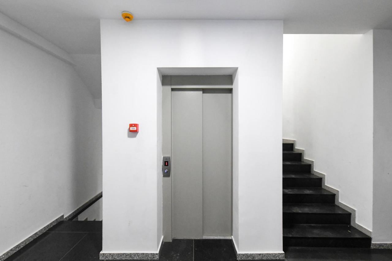 Modern Apartment In A Quiet Area Клуж-Напока Экстерьер фото